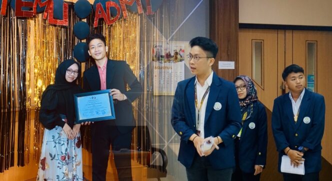 
 Selamat! Delegasi Administrasi Publik UIN Bandung Sabet Best Paper Tingkat Nasional